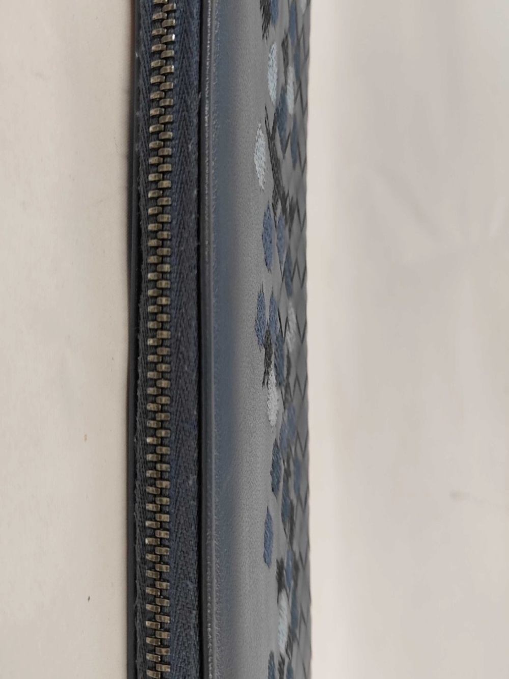 Bottega Veneta Blue Intrecciato Leather Zip Around Wallet - Picture 4 of 8